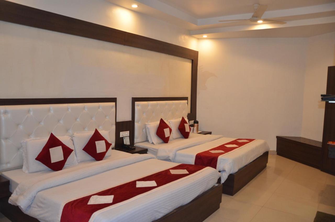 Hotel Krishna Katra  Luaran gambar