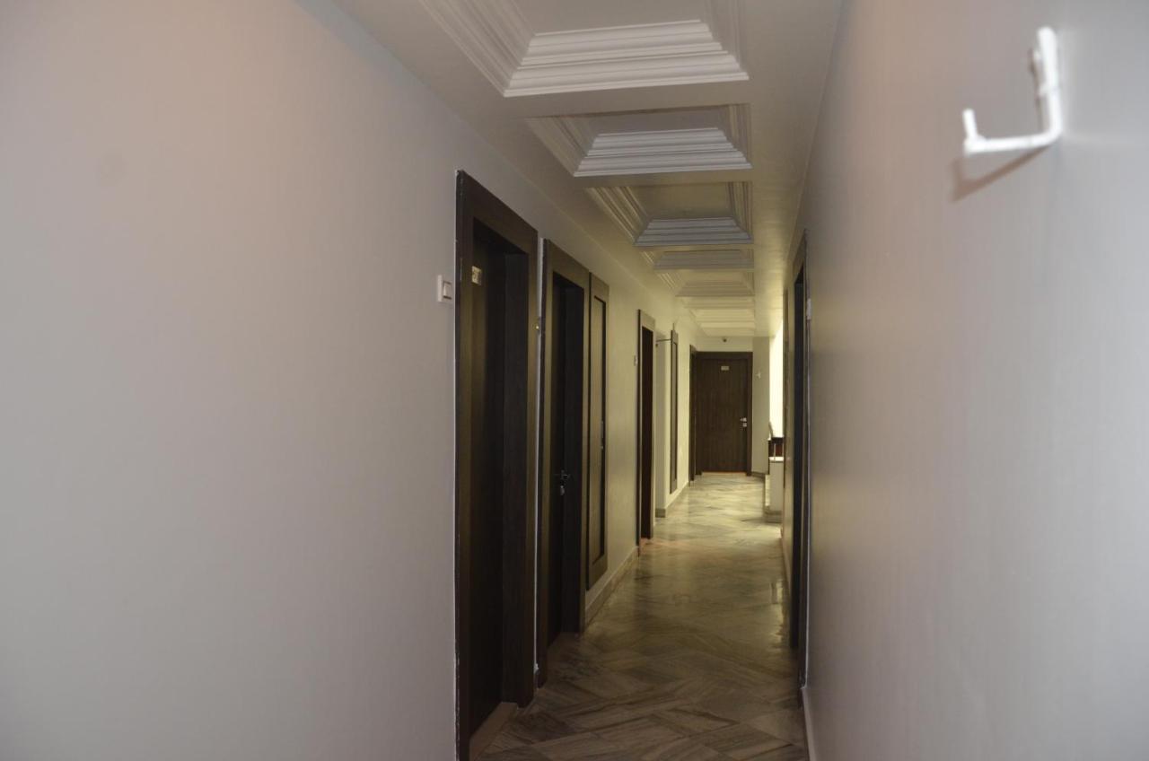 Hotel Krishna Katra  Luaran gambar