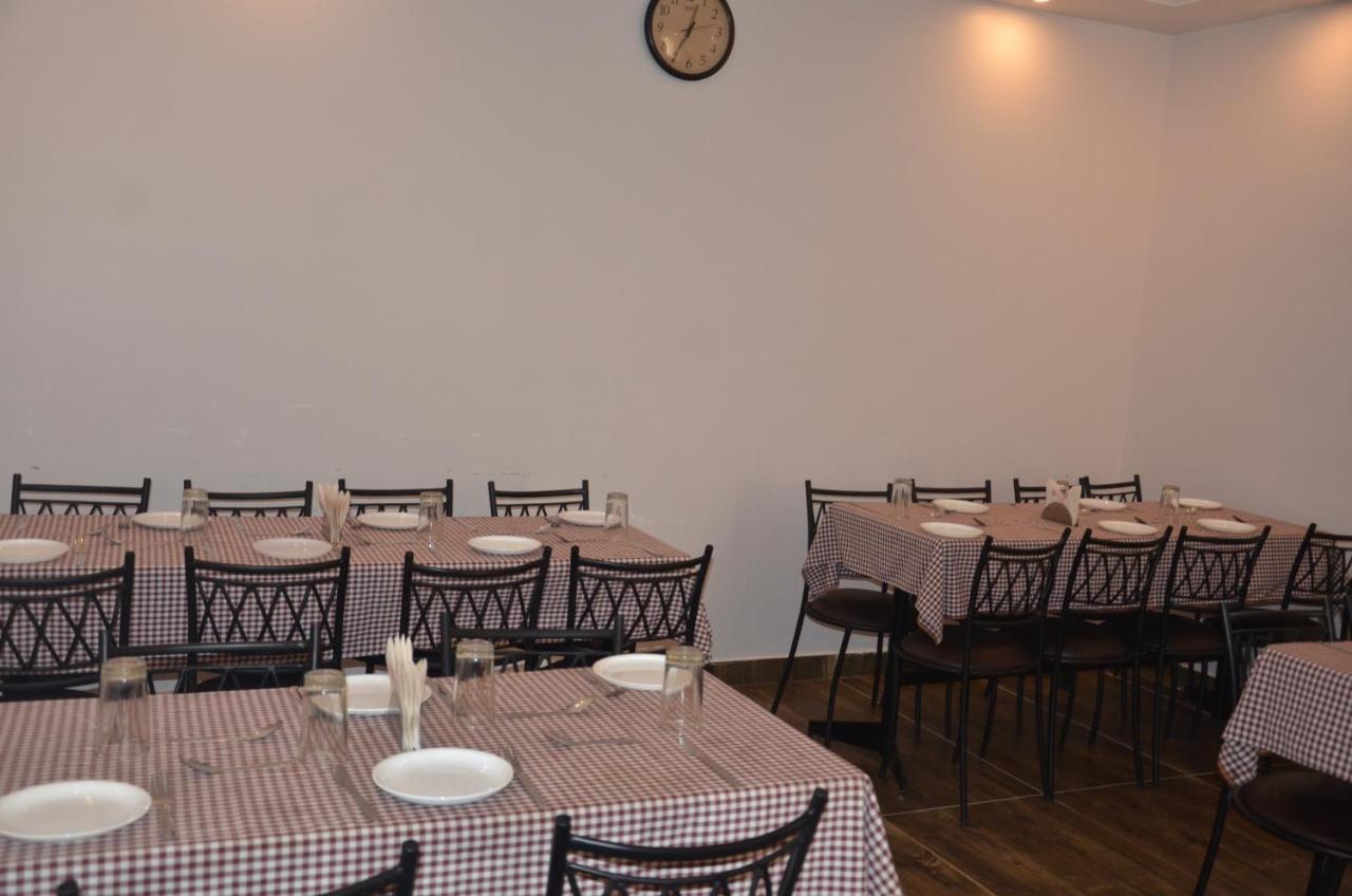 Hotel Krishna Katra  Luaran gambar