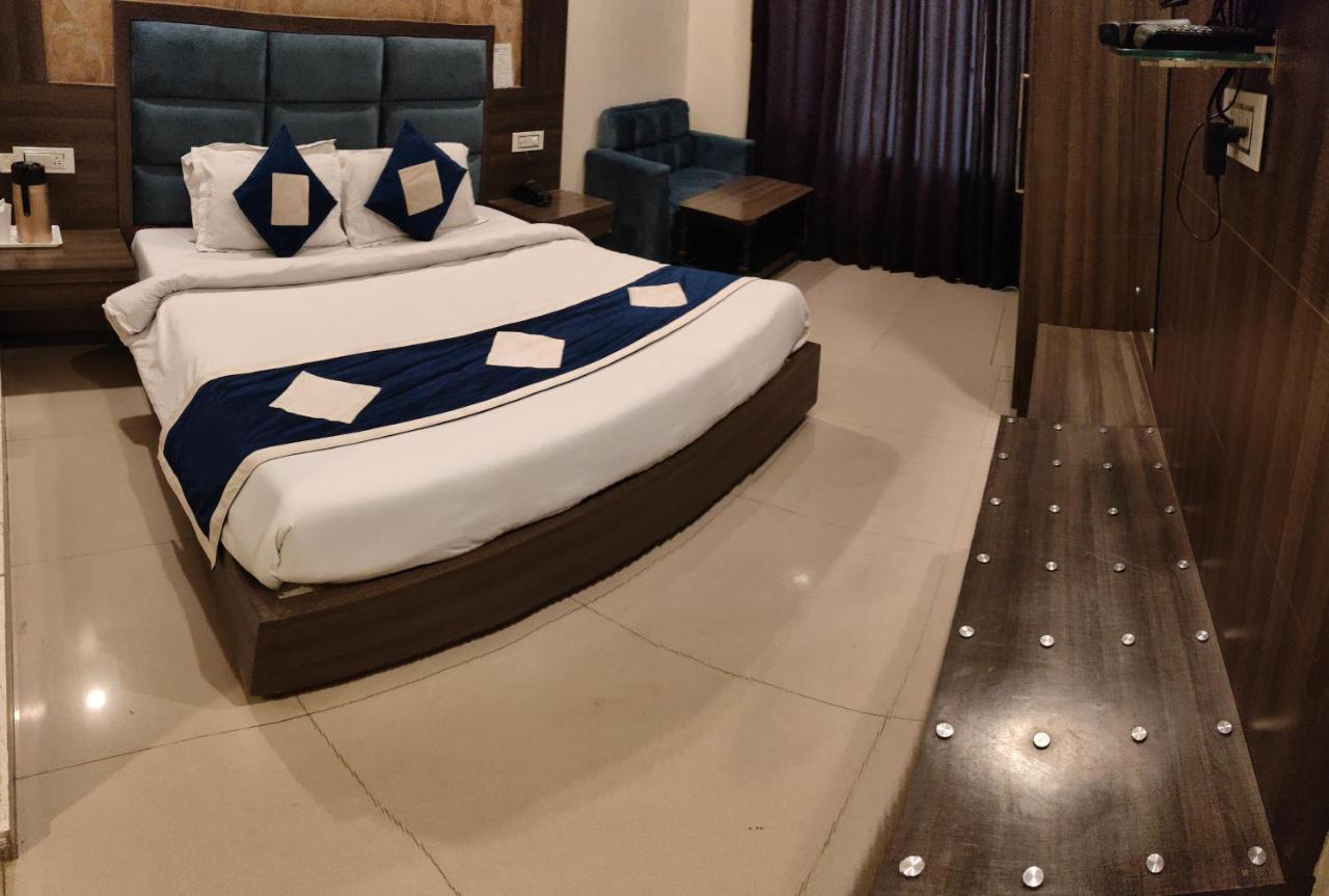 Hotel Krishna Katra  Luaran gambar