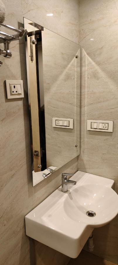 Hotel Krishna Katra  Luaran gambar