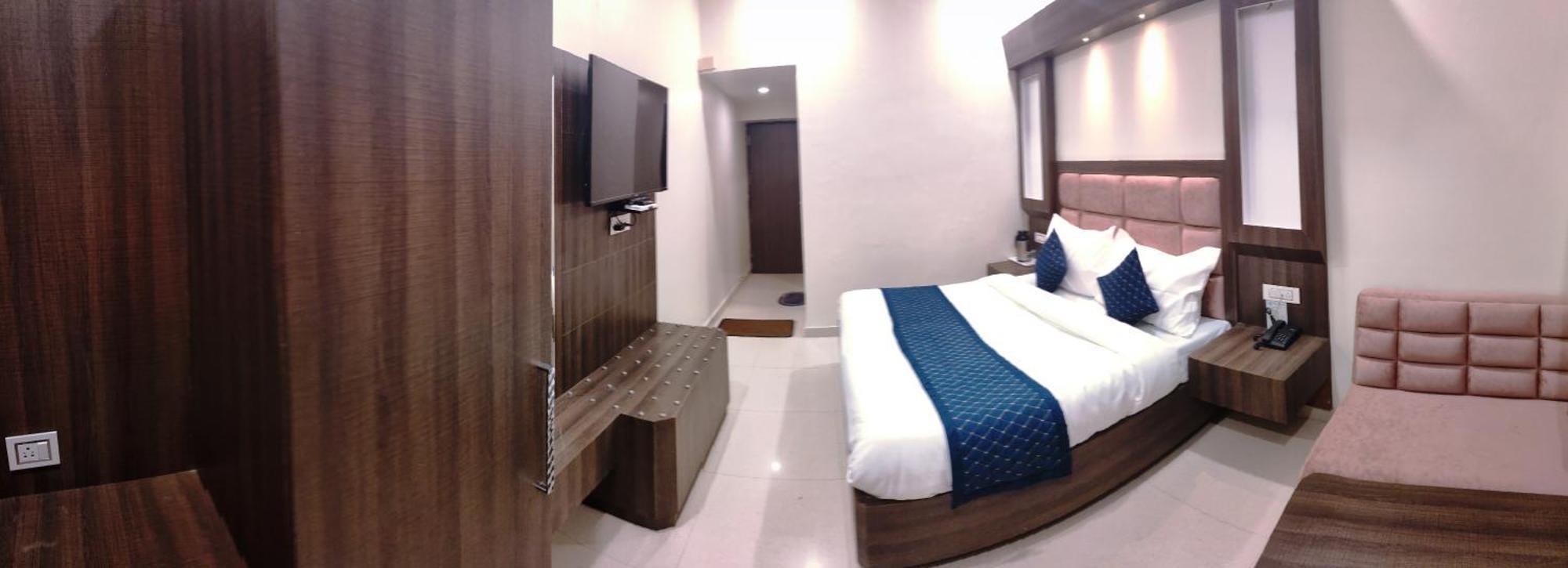 Hotel Krishna Katra  Luaran gambar