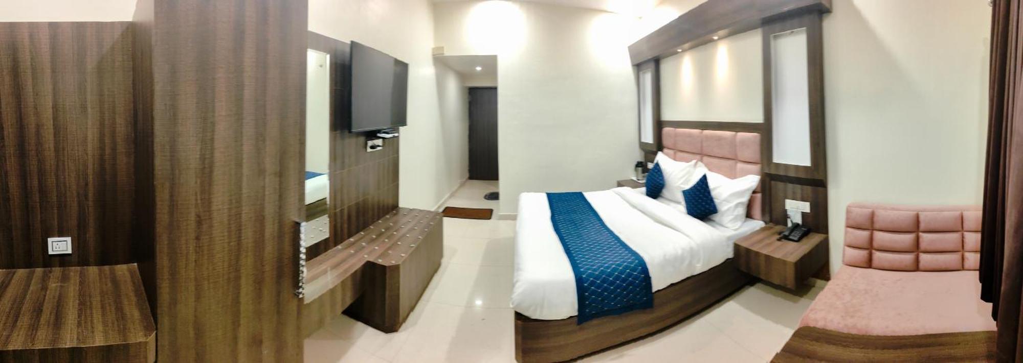 Hotel Krishna Katra  Luaran gambar
