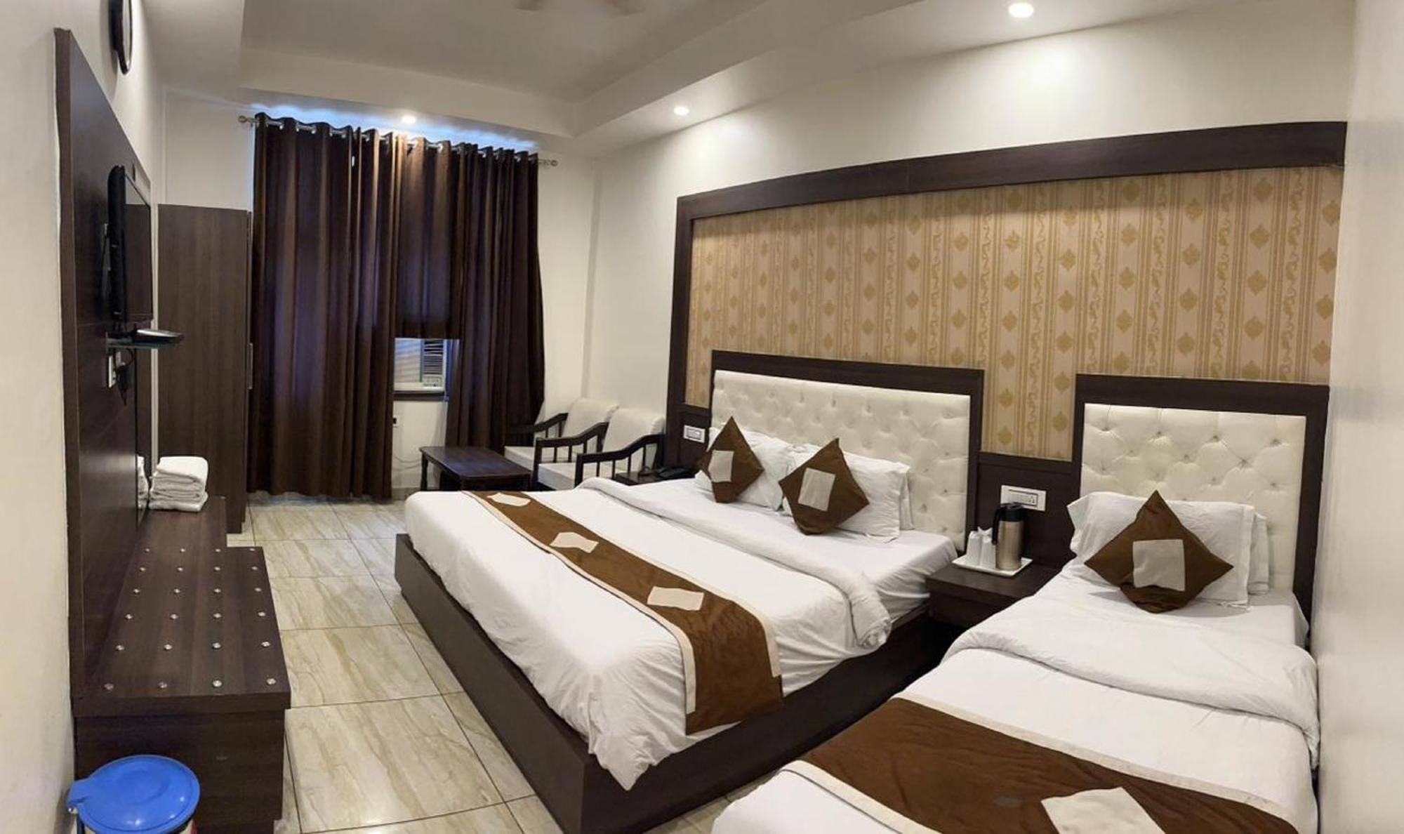 Hotel Krishna Katra  Luaran gambar